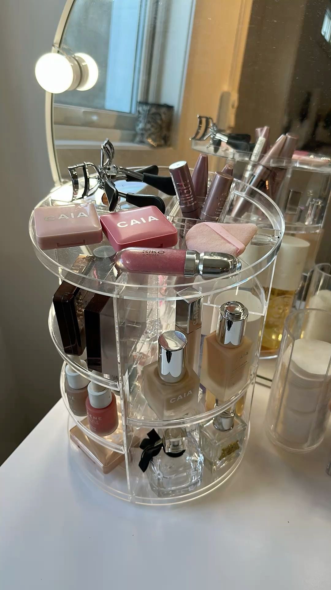 Makeup stand holder 360